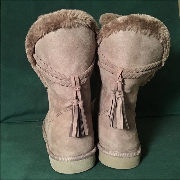 COPY - Arizona Jean Co. Siesta Tan/beige Boot
Womens Size 9 Memory Foam - Picture 4 of 11